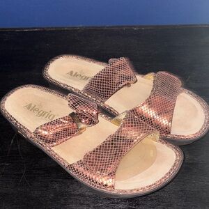 Alegria Karmen Sandals Copper Leather Snake Print Size 38 Like New